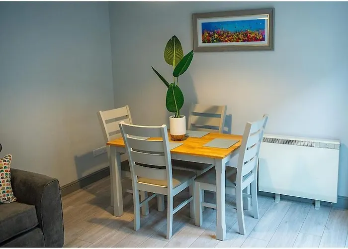 Apartment Chapel Place, Town Centre *