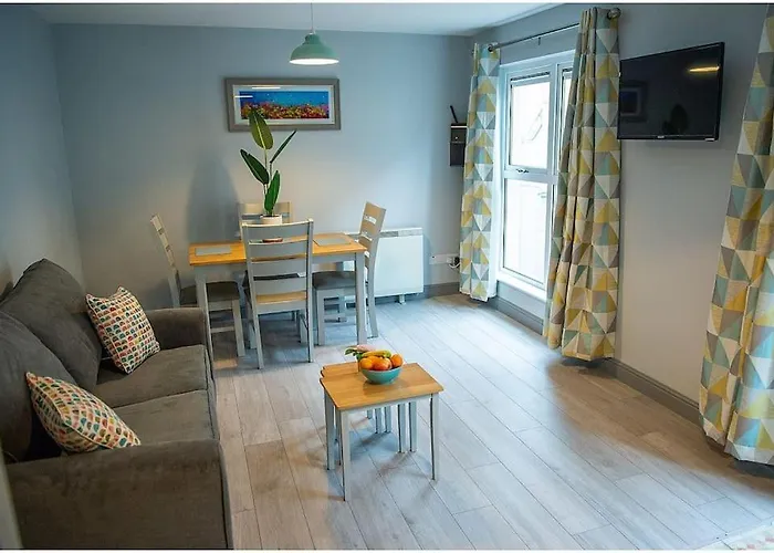 Apartment Chapel Place, Town Centre *