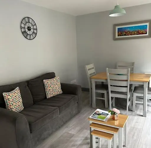 Chapel Place, Town Centre Apartment *