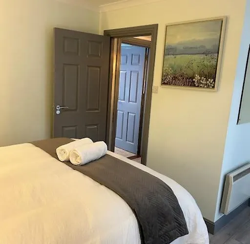 Chapel Place, Town Centre