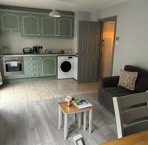 Apartment Chapel Place, Town Centre *