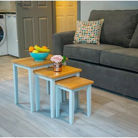 Chapel Place, Town Centre